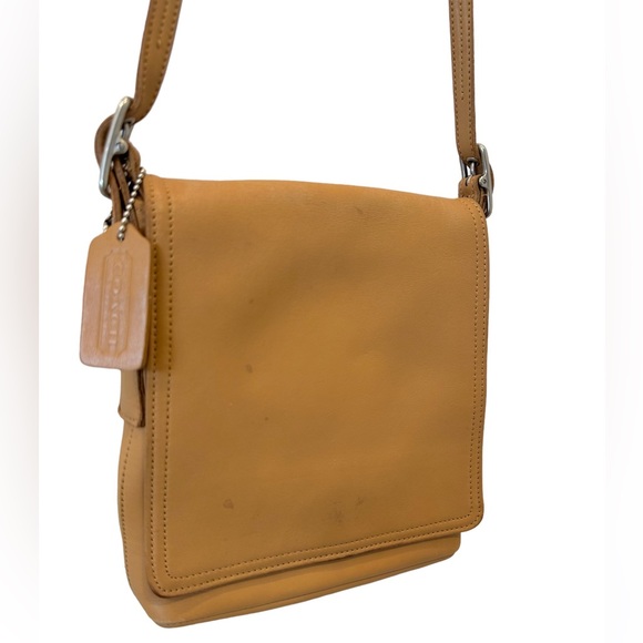 Coach Bags Vintage Coach Camel Shoulder Bag Classic Vintage Coach Tan Leather Bag Poshmark